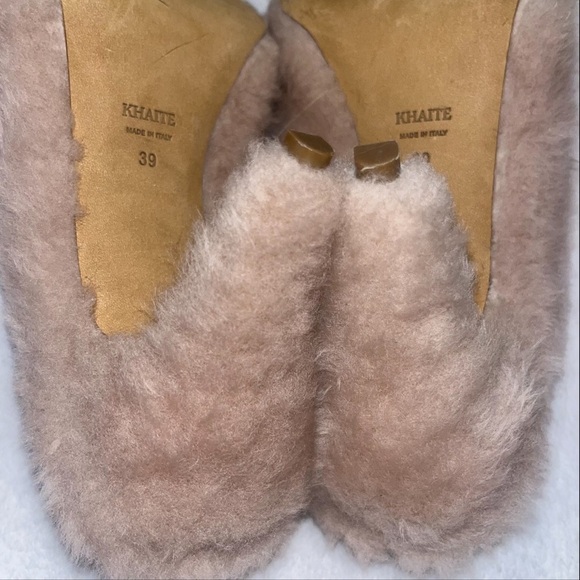 KHAITE Marion Shearling Sandals Blush Pink EU 39 Fuzzy Sherpa Slide Mules NWOT - Picture 10 of 11